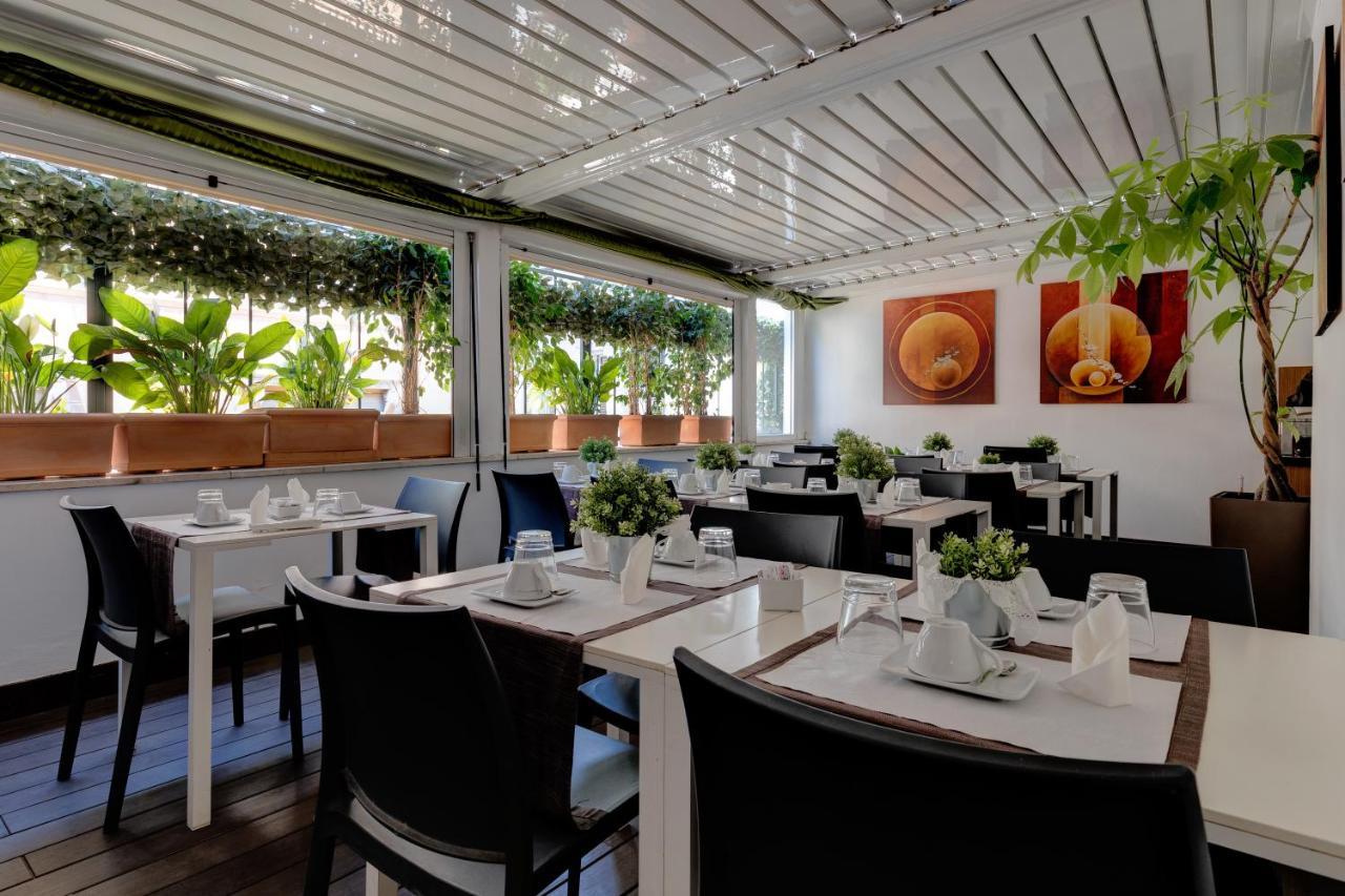 רומא Hotel Rinascimento - Gruppo Trevi Hotels מראה חיצוני תמונה
