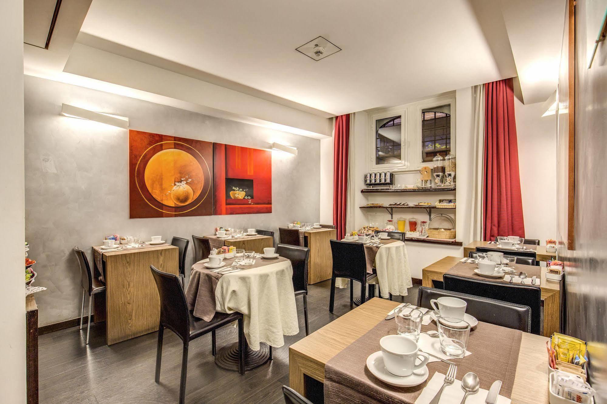 רומא Hotel Rinascimento - Gruppo Trevi Hotels מראה חיצוני תמונה